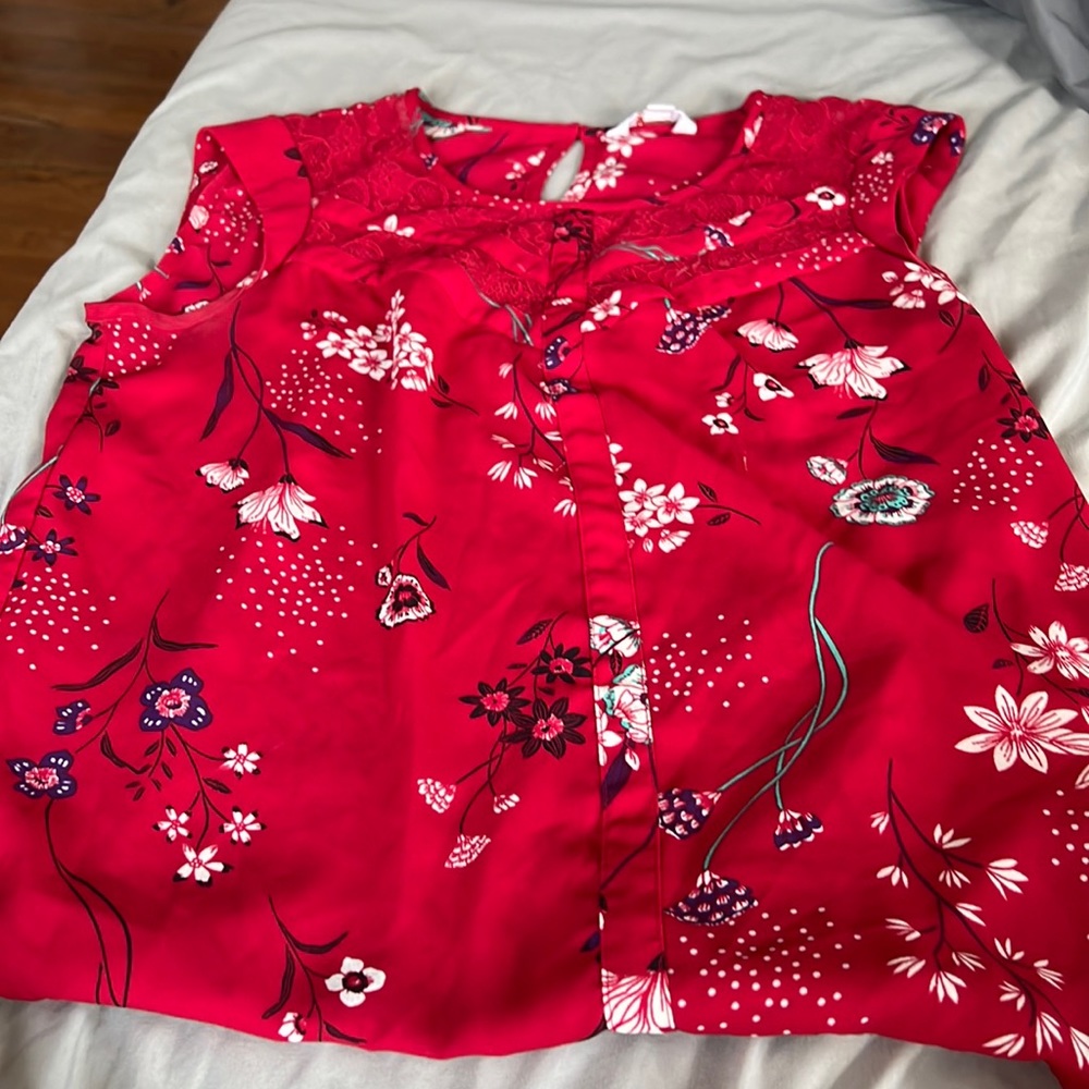 Red floral size SM blouse.